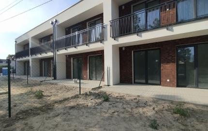 Rodinné domy v radovej zástavbe Okoličná na Ostrove