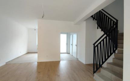 Rodinné domy v radovej zástavbe Okoličná na Ostrove