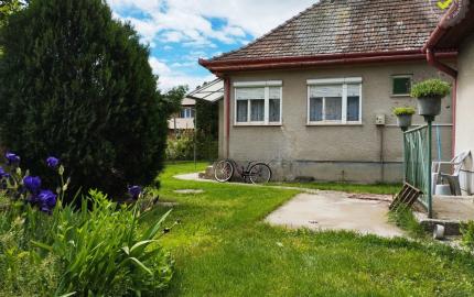 Rodinný dom Čenkovce, krásny pozemok 1109 m2, garáž