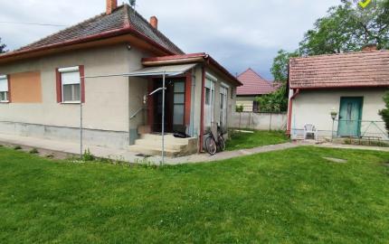 Rodinný dom Čenkovce, krásny pozemok 1109 m2, garáž