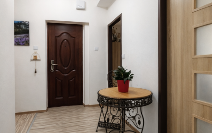 Predaj 3 izbového bytu, Veľké Dvorníky-Búšlak, so záhradkou