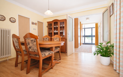 Predaj 5-izbového rodinného domu Topoľníky, pozemok 600 m2