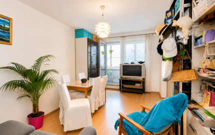 Priestranný 3 izbový byt 81 m2, šatník + špajza + DOHODA
