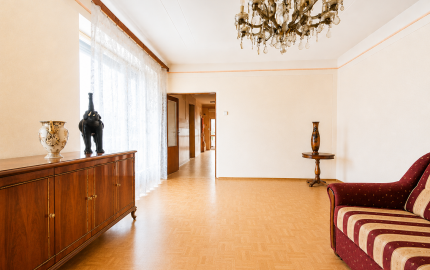 Predaj 5-izbového rodinného domu, pozemok 1786 m2