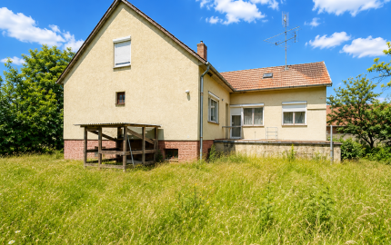 Predaj 5-izbového rodinného domu, pozemok 1786 m2