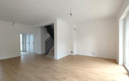 Rodinné domy v radovej zástavbe Okoličná na Ostrove