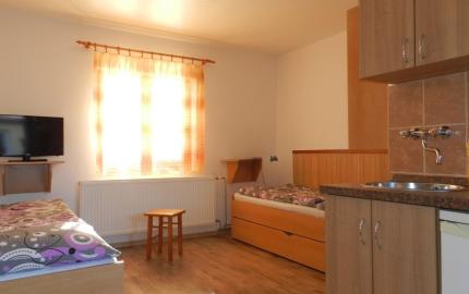 Rodinný penzión s obchodným priestorom Veľký Meder