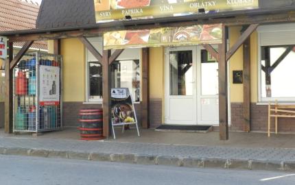 Rodinný penzión s obchodným priestorom Veľký Meder