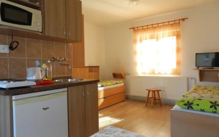 Rodinný penzión s obchodným priestorom Veľký Meder