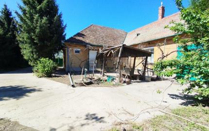 Rodinný dom Topoľníky, pozemok 1028 m2