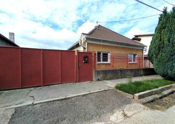 Rodinný dom vo Veľkom Mederi, pozemok 822 m2