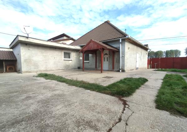 Rodinný dom vo Veľkom Mederi, pozemok 822 m2