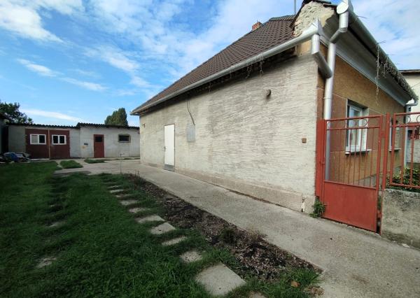 Rodinný dom vo Veľkom Mederi, pozemok 822 m2