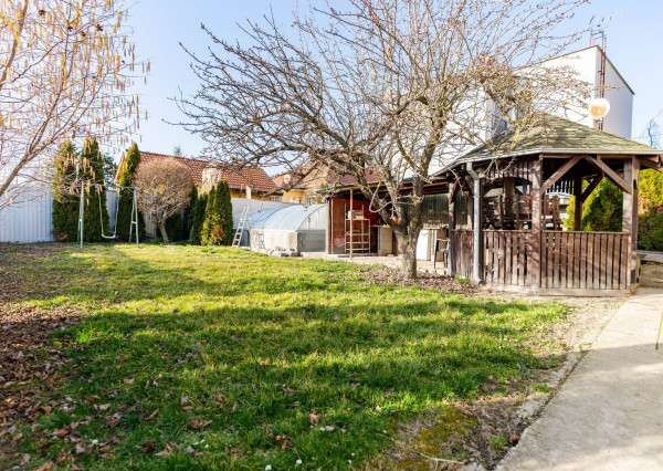 Rodinný dom Šamorín-Mliečno, pozemok 805 m2 + DOHODA