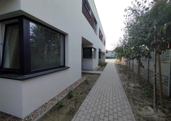 Rodinné domy v radovej zástavbe Okoličná na Ostrove