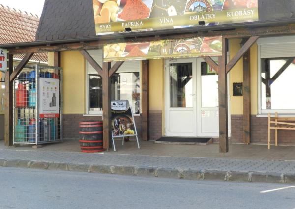 Rodinný penzión s obchodným priestorom Veľký Meder