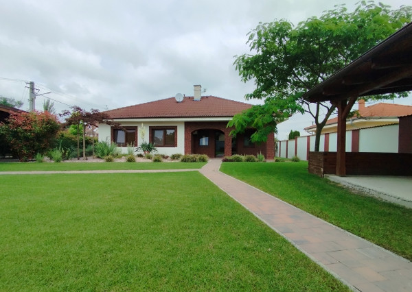 Rodinný dom Lesné Kračany, pozemok 803 m2