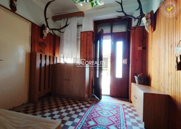 Rodinný dom Topoľníky, pozemok 1028 m2