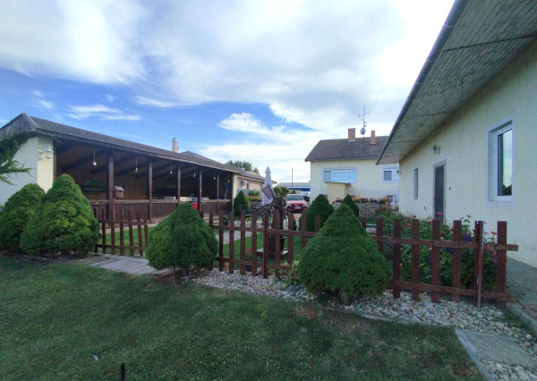 Dvojgeneračný rodinný dom Vojtechovce, pozemok 1813 m2