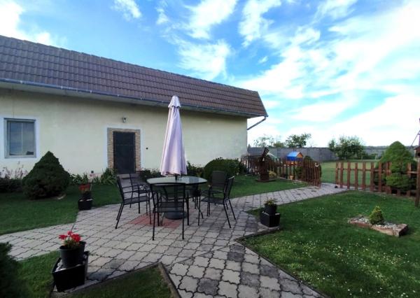 Dvojgeneračný rodinný dom Vojtechovce, pozemok 1813 m2