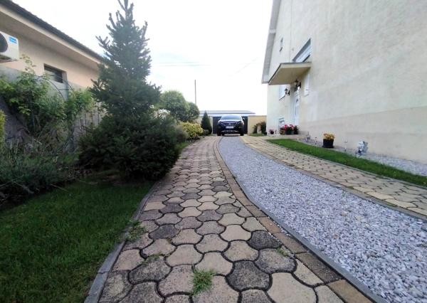 Dvojgeneračný rodinný dom Vojtechovce, pozemok 1813 m2