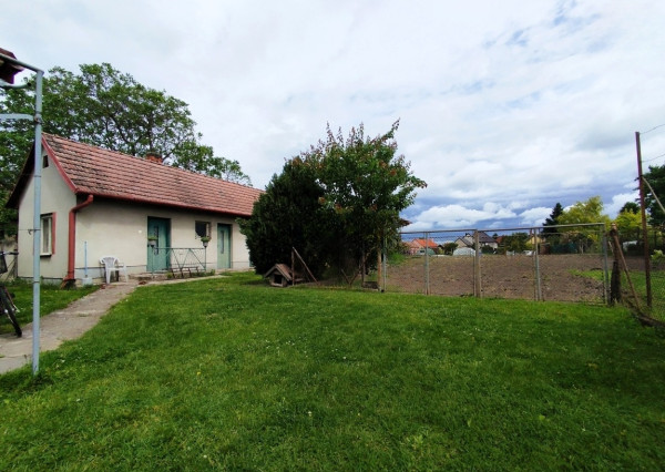 Rodinný dom Čenkovce, krásny pozemok 1109 m2, garáž