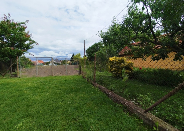 Rodinný dom Čenkovce, krásny pozemok 1109 m2, garáž