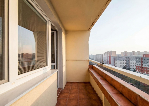 Predaj 2-garsónky Bratislava-Petržalka,  Mánesovo námestie