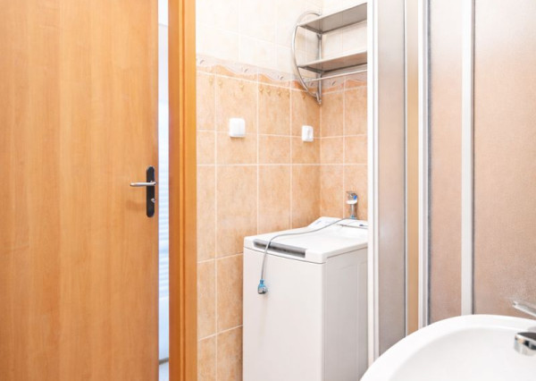 Predaj 2-garsónky Bratislava-Petržalka,  Mánesovo námestie