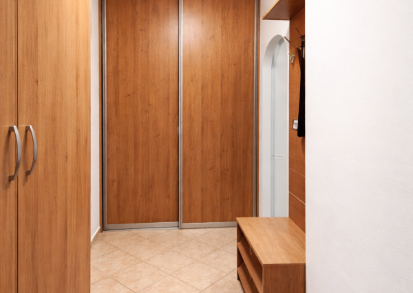 Predaj 2-garsónky Bratislava-Petržalka,  Mánesovo námestie