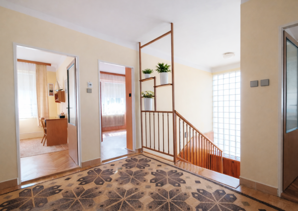 Predaj 5-izbového rodinného domu Topoľníky, pozemok 600m2