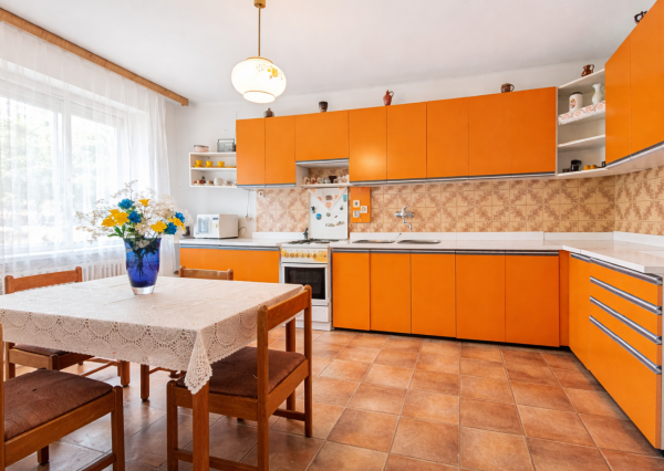 Predaj 5-izbového rodinného domu Topoľníky, pozemok 600m2