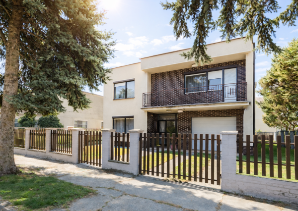 Predaj 5-izbového rodinného domu Topoľníky, pozemok 600m2