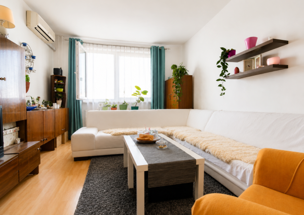 Priestranný 3 izbový byt 81 m2, šatník + špajza + DOHODA