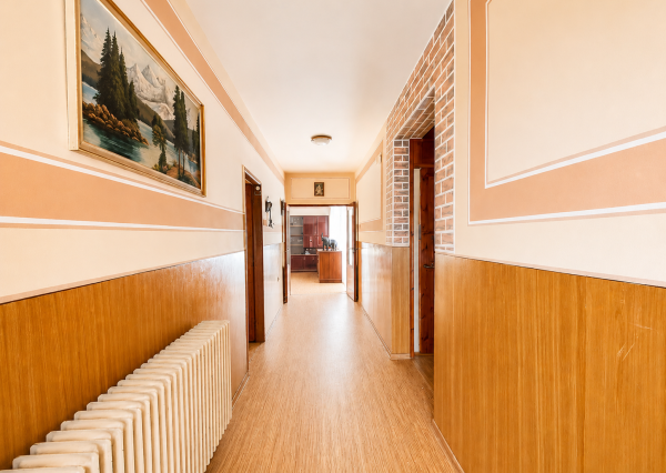 Predaj 5-izbového rodinného domu, pozemok 1786 m2