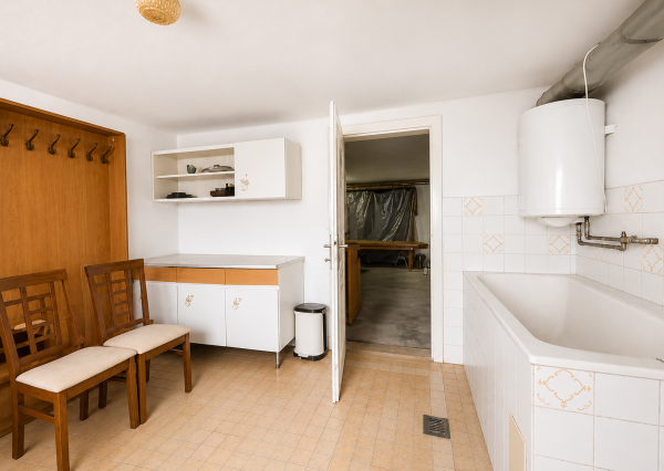 Dvojgeneračný 5 izbový rodinný dom, pozemok 1090 m2