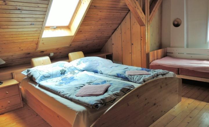 Rodinný dom Trstice, pozemok 680 m2, vhodný ako chalupa - fotografia 3