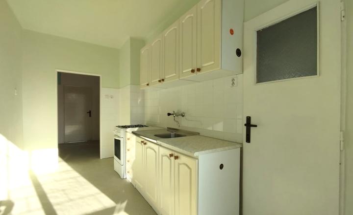 Predaj 3 izbového bytu 80 m2 so záhradkou v Dunajskej Strede - fotografia 1