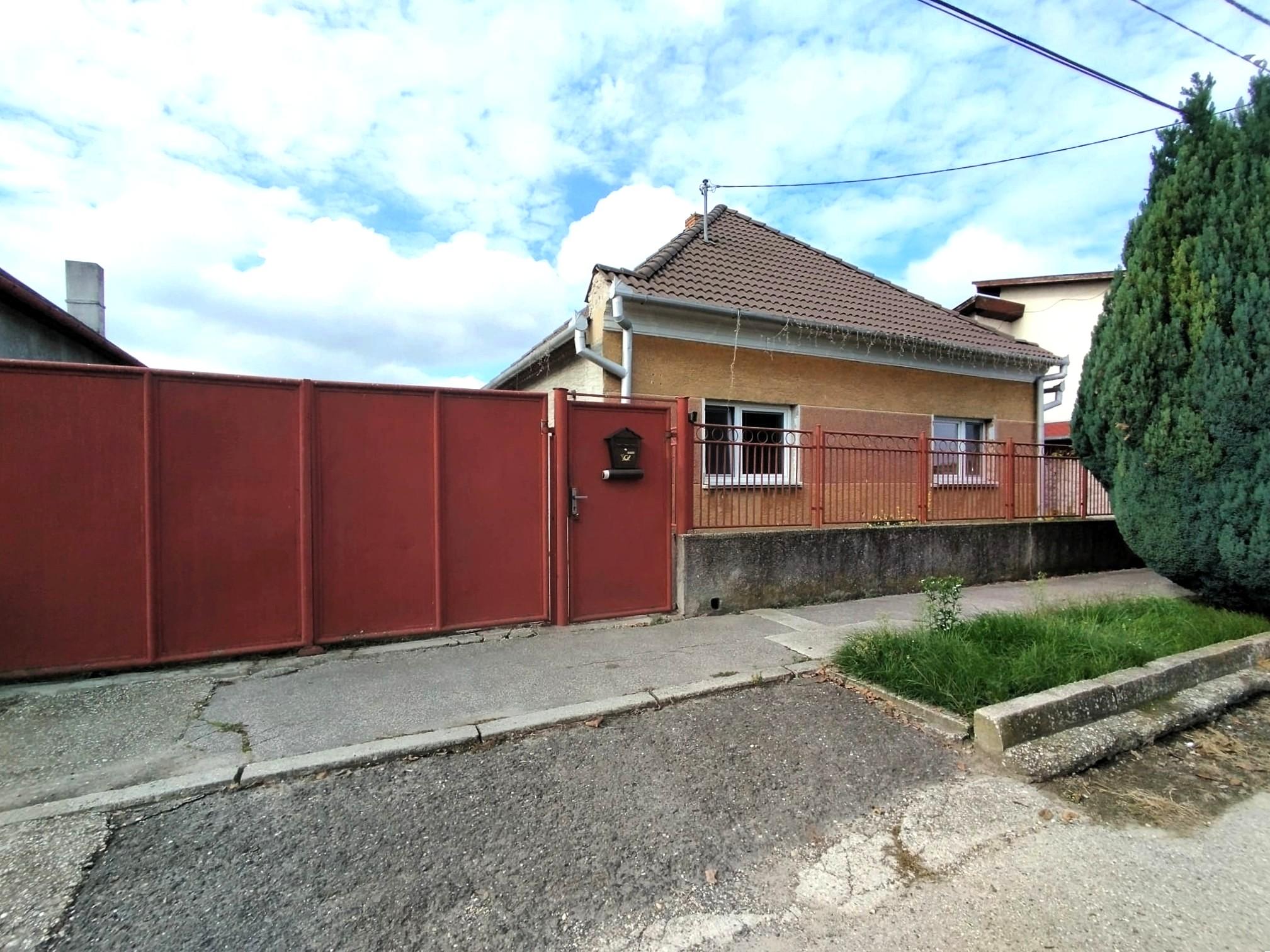 Rodinný dom vo Veľkom Mederi, pozemok 822 m2