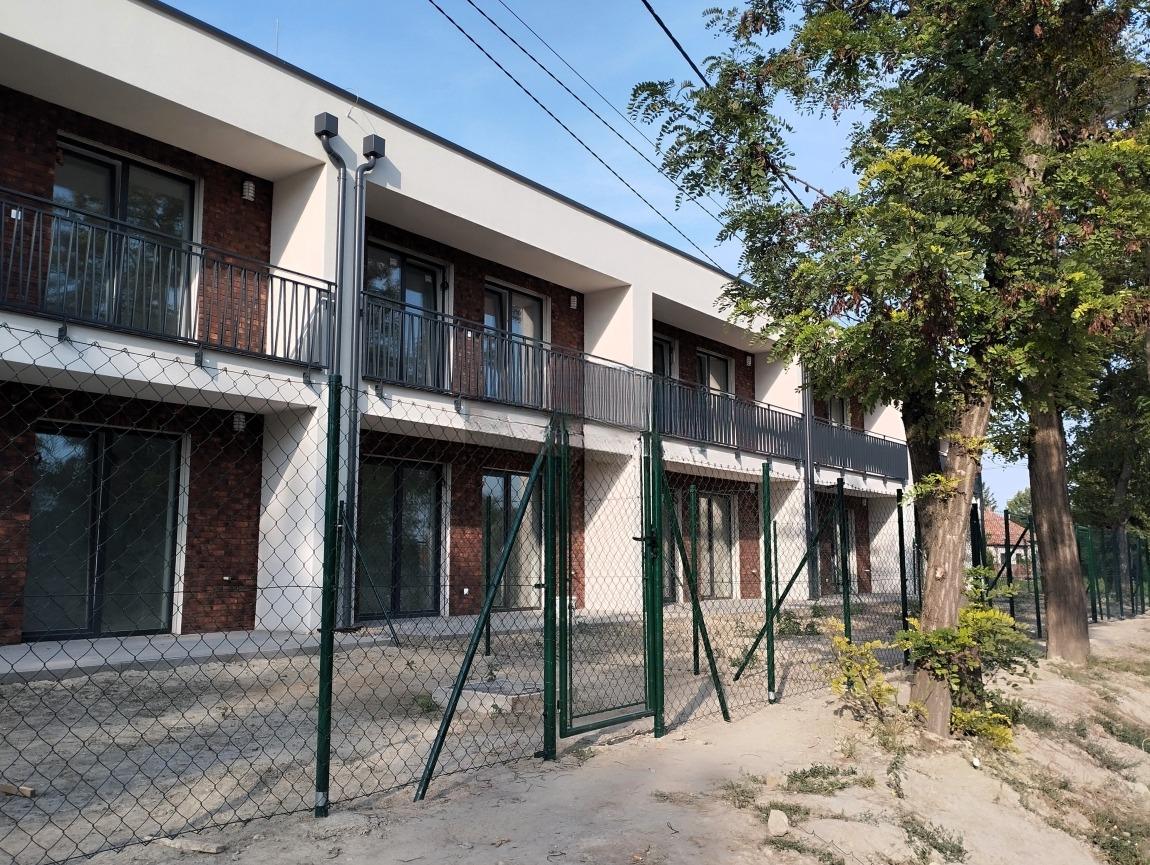 Rodinné domy v radovej zástavbe Okoličná na Ostrove