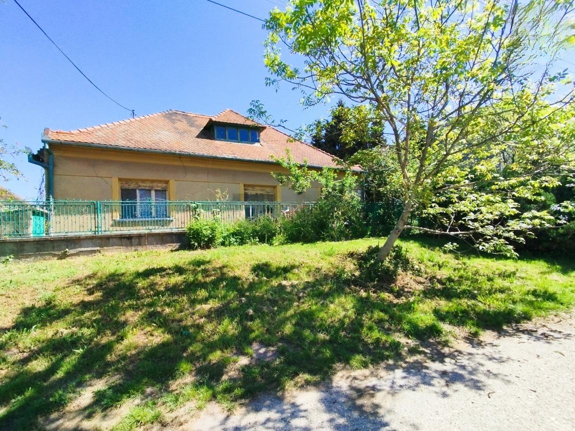 Rodinný dom v Topoľníkoch, pozemok 1028 m2