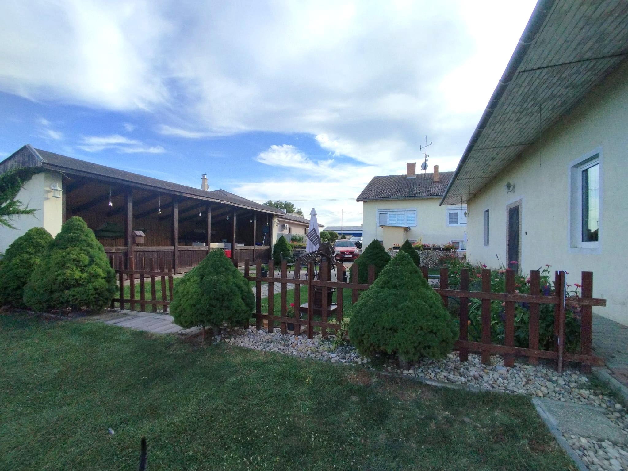 Dvojgeneračný rodinný dom Vojtechovce, pozemok 1813 m2